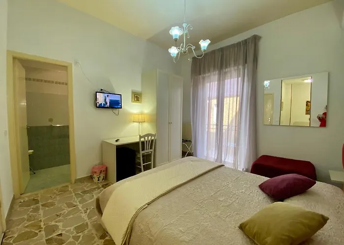 Night & Day Bed & Breakfast 4*