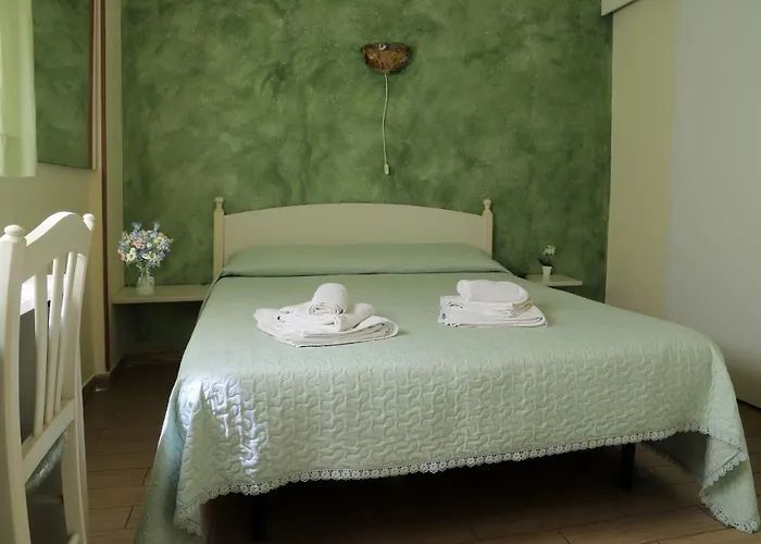 Night & Day Bed and Breakfast 4*